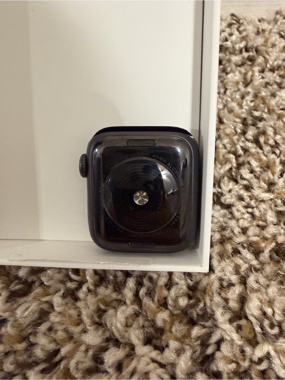 Used Apple Watch SE with New Sport Band and New Charger - Picture 5 of 6